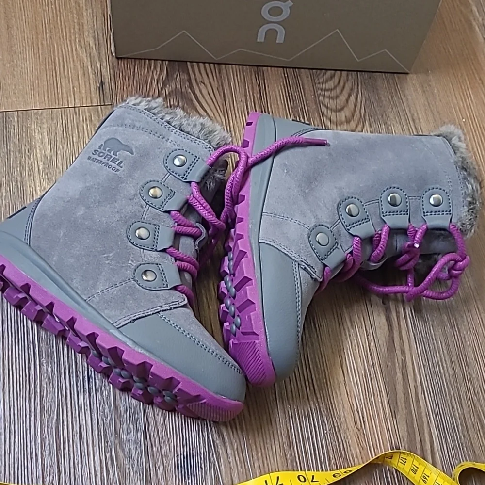 Sorel Gray‎ Suede Winter Boots with Pink Laces for girl zise 1 new no tag